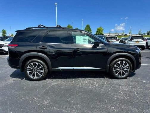 Super Black 2026 Nissan Pathfinder Platinum