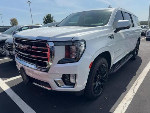 2022 GMC Yukon XL SLT