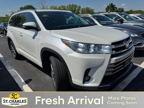 Blizzard Pearl 2017 Toyota Highlander XLE