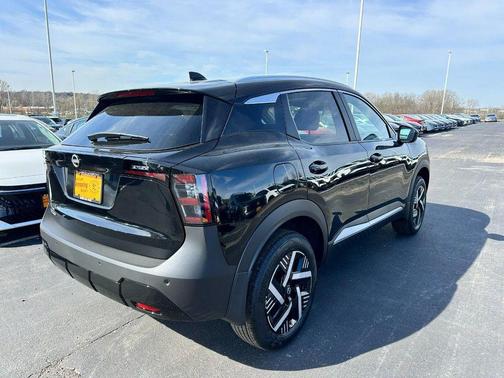 Super Black 2026 Nissan Kicks SV
