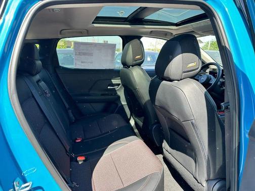 Arctic Ice Blue/Black 2026 Nissan Kicks SR