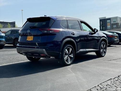 2025 Nissan Rogue SL