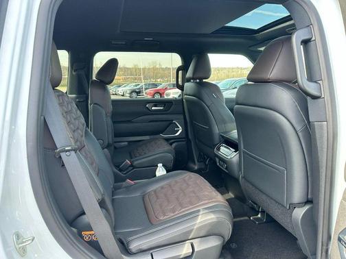 Everest White Pearl Tricoat 2026 Nissan Armada Platinum Reserve