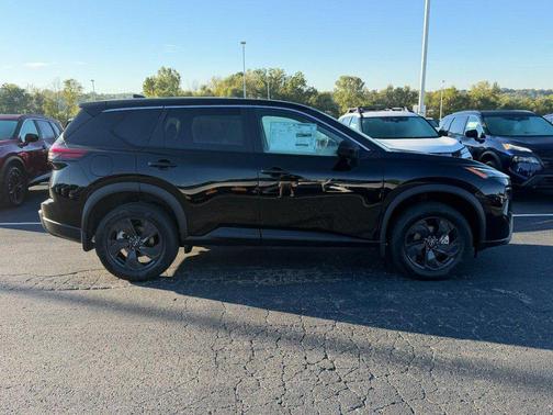 Super Black 2027 Nissan Rogue SV