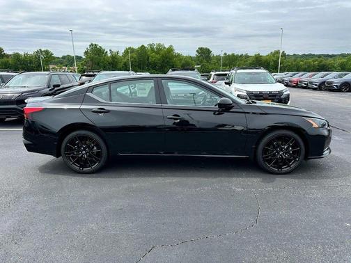 Super Black Clearcoat 2026 Nissan Altima SR FWD