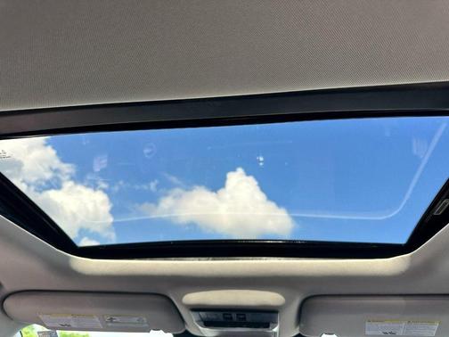Everest White Pearl Tricoat 2026 Nissan Pathfinder Platinum
