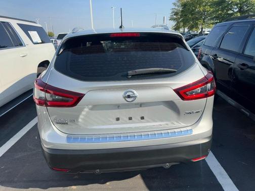 2022 Nissan Rogue Sport SV