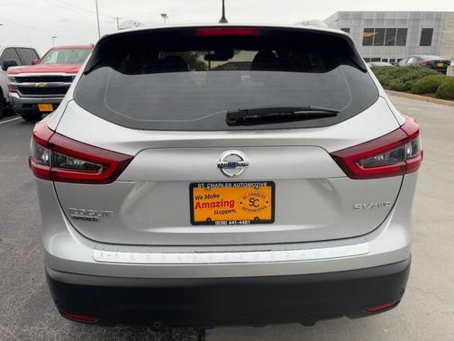 2022 Nissan Rogue Sport SV