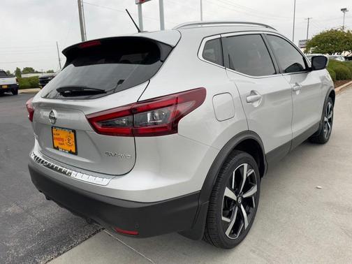2022 Nissan Rogue Sport SV