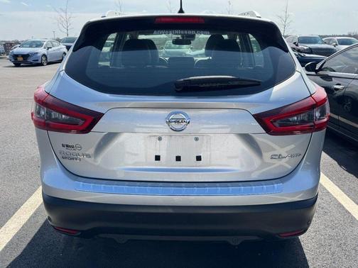 2022 Nissan Rogue Sport SL