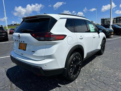 Everest White Pearl Tricoat 2026 Nissan Rogue Dark Armor