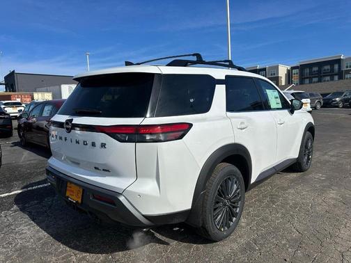 2026 Nissan Pathfinder SL