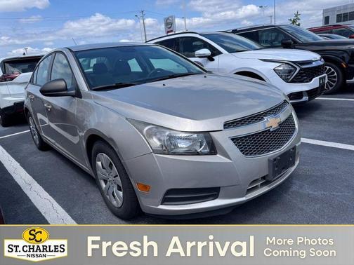 Champagne Silver Metallic 2013 Chevrolet Cruze LS