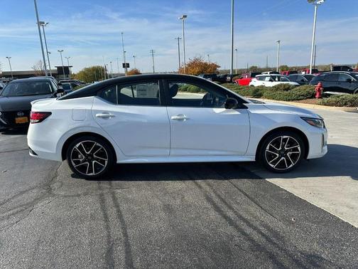 2025 Nissan Sentra SR