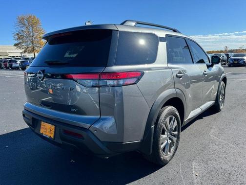 2022 Nissan Pathfinder SV 2WD