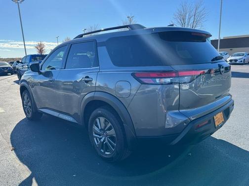 2022 Nissan Pathfinder SV 2WD