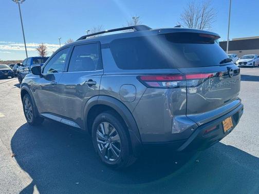 2022 Nissan Pathfinder SV 2WD