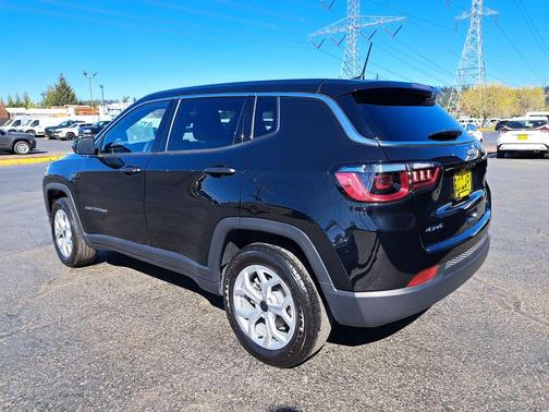 Diamond Black 2025 Jeep Compass Sport