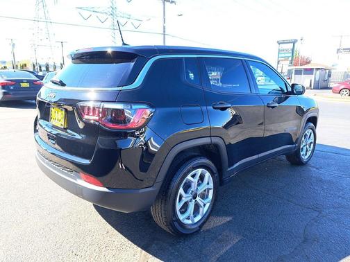 Diamond Black 2025 Jeep Compass Sport