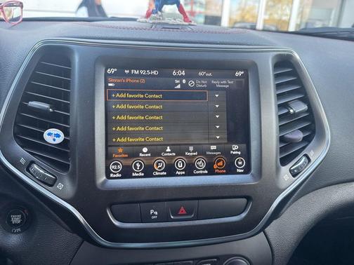 Bright White Clearcoat 2019 Jeep Cherokee Trailhawk