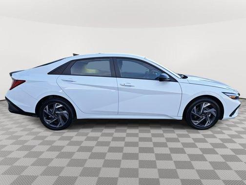 2025 Hyundai ELANTRA HEV SEL Sport