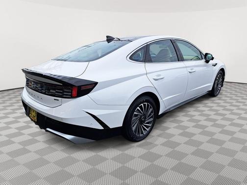 2025 Hyundai SONATA Hybrid Limited