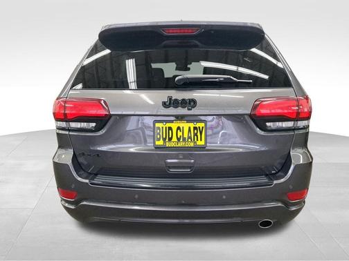 Granite Crystal Clearcoat Metallic 2018 Jeep Grand Cherokee Altitude