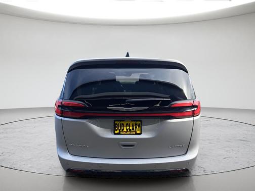 Silver Mist Clearcoat 2024 Chrysler Pacifica Limited
