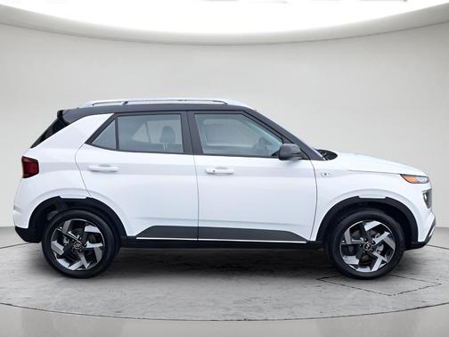 Lunar White 2026 Hyundai VENUE SEL