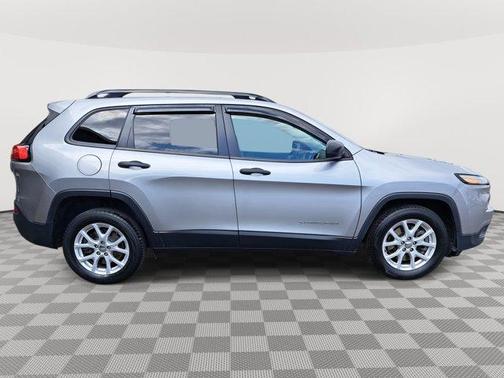2016 Jeep Cherokee Sport