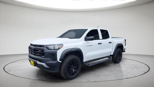 Summit White 2023 Chevrolet Colorado Trail Boss
