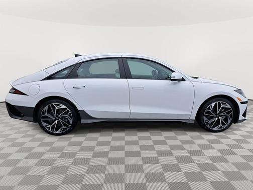 2025 Hyundai IONIQ 6 SEL