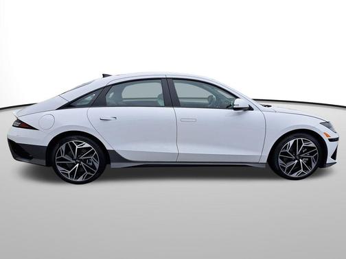 2025 Hyundai IONIQ 6 SEL