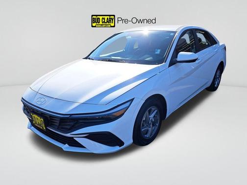 2024 Hyundai ELANTRA SE