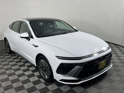 2025 Hyundai SONATA Hybrid Limited