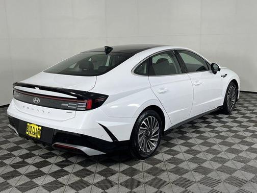 2025 Hyundai SONATA Hybrid Limited