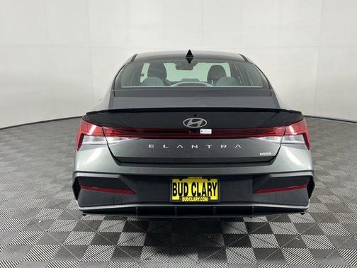 2025 Hyundai ELANTRA HEV SEL Sport