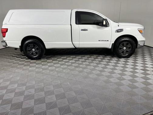 2017 Nissan Titan SV