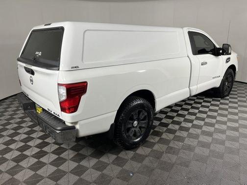 2017 Nissan Titan SV