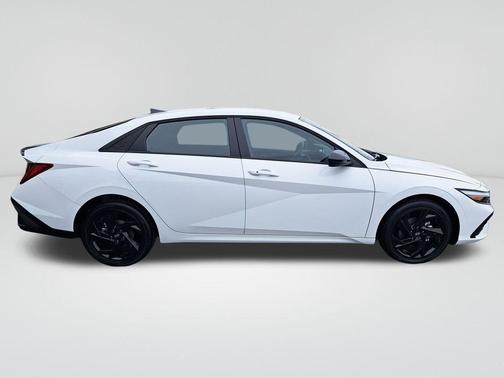 2026 Hyundai ELANTRA SEL