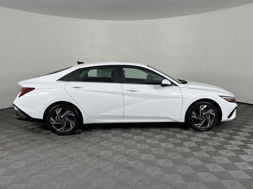 2025 Hyundai ELANTRA HEV Limited