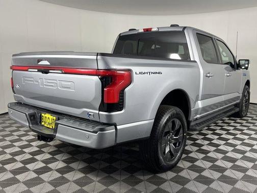 2025 Ford F-150 Lightning LARIAT