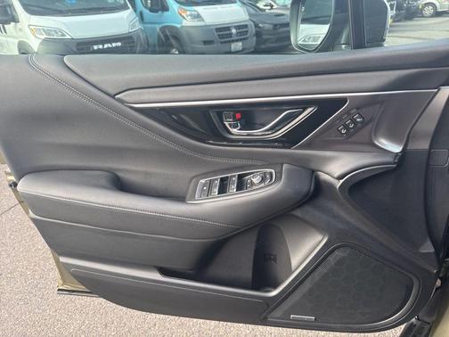 2025 Subaru Outback Touring XT