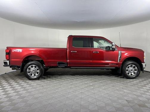 2025 Ford F-350 Lariat Super Duty