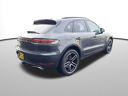 2020 Porsche Macan Base