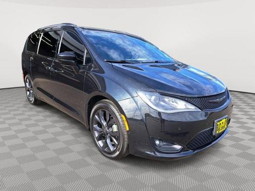 2018 Chrysler Pacifica Touring-L Plus