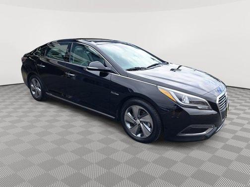 2017 Hyundai SONATA Hybrid Limited