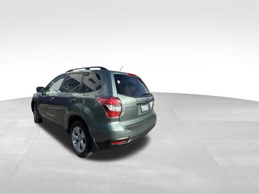 Jasmine Green Metallic 2015 Subaru Forester 2.5i Premium