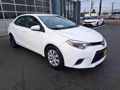Super White 2015 Toyota Corolla LE