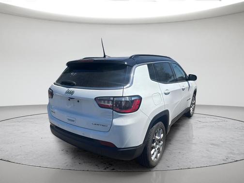 Bright White Clearcoat 2025 Jeep Compass Limited